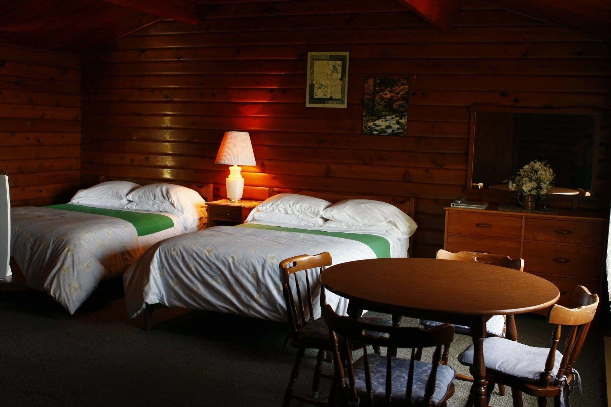 Lake Shore Salzburger Hof Resort Batchawana Bay Exterior foto