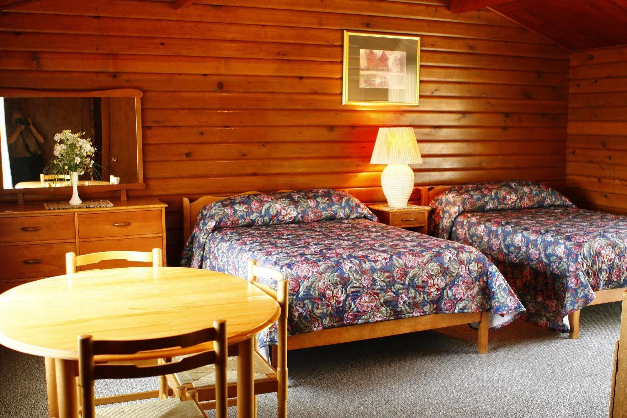 Lake Shore Salzburger Hof Resort Batchawana Bay Exterior foto
